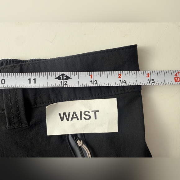 Columbia Women's Black Titanium Omni-Shield Outdoor Pants Zip Pockets Size 2/34 - Picture 9 of 16